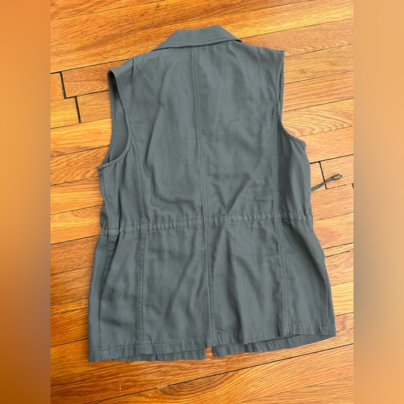 Maison Jules Women’s Grey Utility Vest - Picture 3 of 4